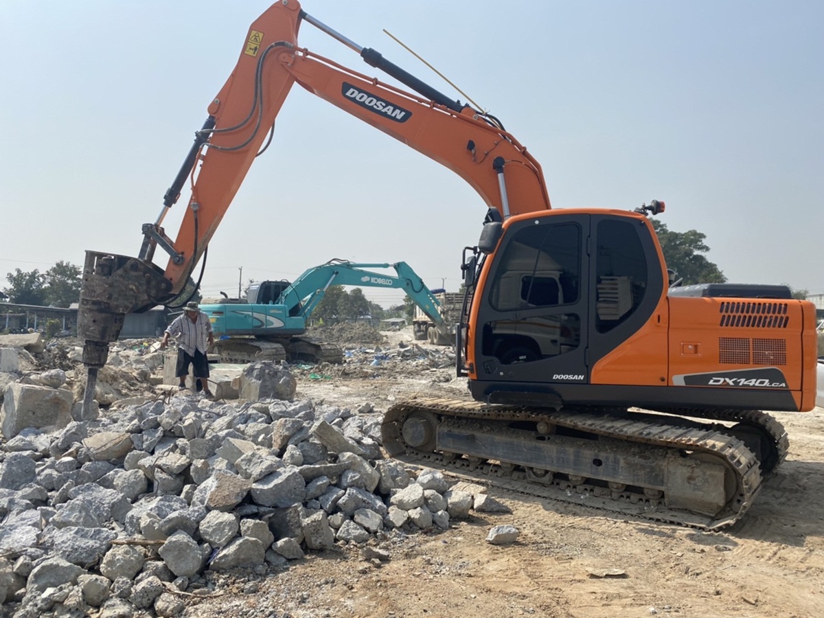 รับเหมาถมที่สมุทรปราการ ขุดคูลอกคลองสมุทรปราการ ให้เช่าเครืองจักกลหนักสมุทรปราการ รถแม็คโครให้เช่าสมุทรปราการ รถแบคโฮรับจ้างสมุทรปราการ Excavators for rent Samut Prakan. รับเหมาถมที่สมุทรปราการ ขุดคูลอกคลองสมุทรปราการ ให้เช่าเครืองจักกลหนักสมุทรปราการ รถแม็คโครให้เช่าสมุทรปราการ รถแบคโฮรับจ้างสมุทรปราการ Excavators for rent Samut Prakan.