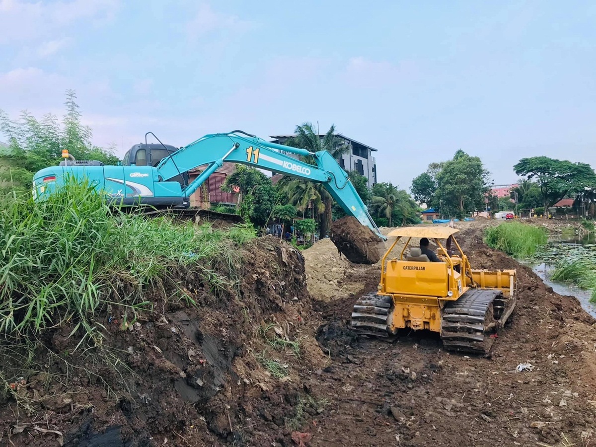 รับเหมาถมที่สมุทรปราการ ขุดคูลอกคลองสมุทรปราการ ให้เช่าเครืองจักกลหนักสมุทรปราการ รถแม็คโครให้เช่าสมุทรปราการ รถแบคโฮรับจ้างสมุทรปราการ Excavators for rent Samut Prakan. รับเหมาถมที่สมุทรปราการ ขุดคูลอกคลองสมุทรปราการ ให้เช่าเครืองจักกลหนักสมุทรปราการ รถแม็คโครให้เช่าสมุทรปราการ รถแบคโฮรับจ้างสมุทรปราการ Excavators for rent Samut Prakan.